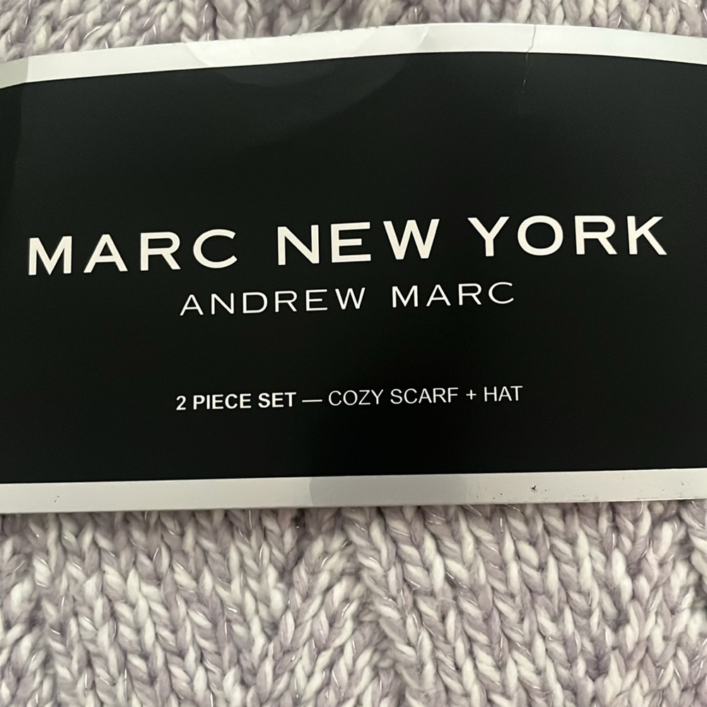 ❄️NWT❄️ Marc New York Andrew Marc ladies scarf & hat set lavender/white/silver - Picture 5 of 5